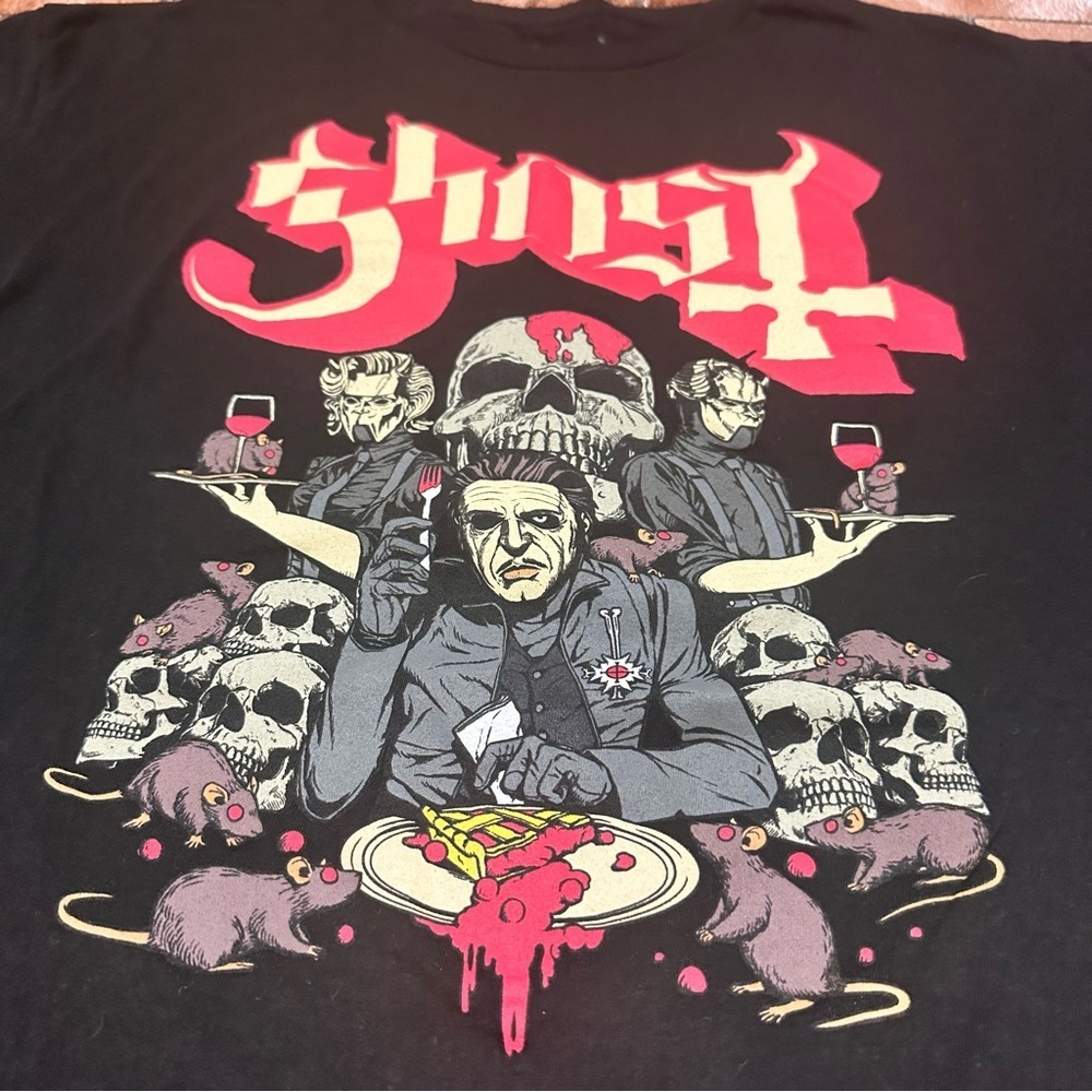Svensk Drama Black Graphic T-Shirt with Red and White Design size L - Picture 5 of 9